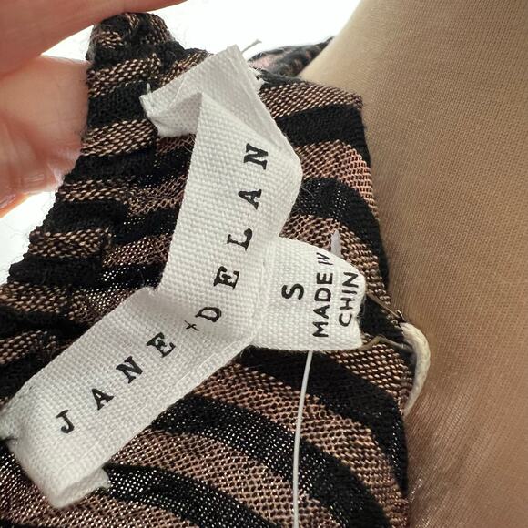 Jane and Delancey Blouson Top Small Brown Black Stripe Off The Shoulder Crinkle - Picture 7 of 10